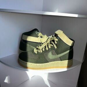 Stylish Kids High-Top Sneakers in Olive and Beige